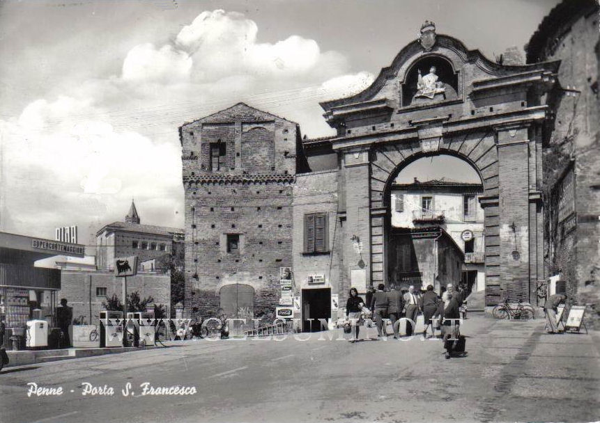 Penne: Piazzale San Francesco